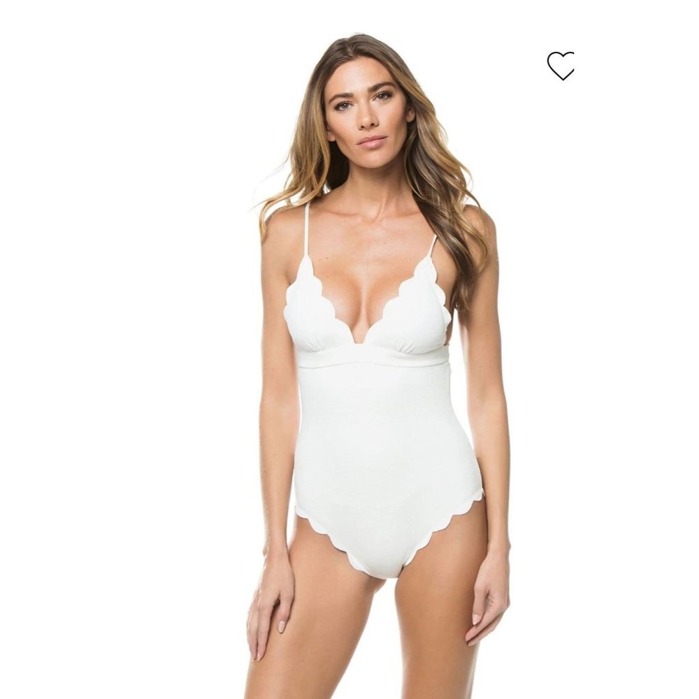 NWT White Scalloped Cupshe One Piece Bathing Suit Sz M Perfect summer suit!